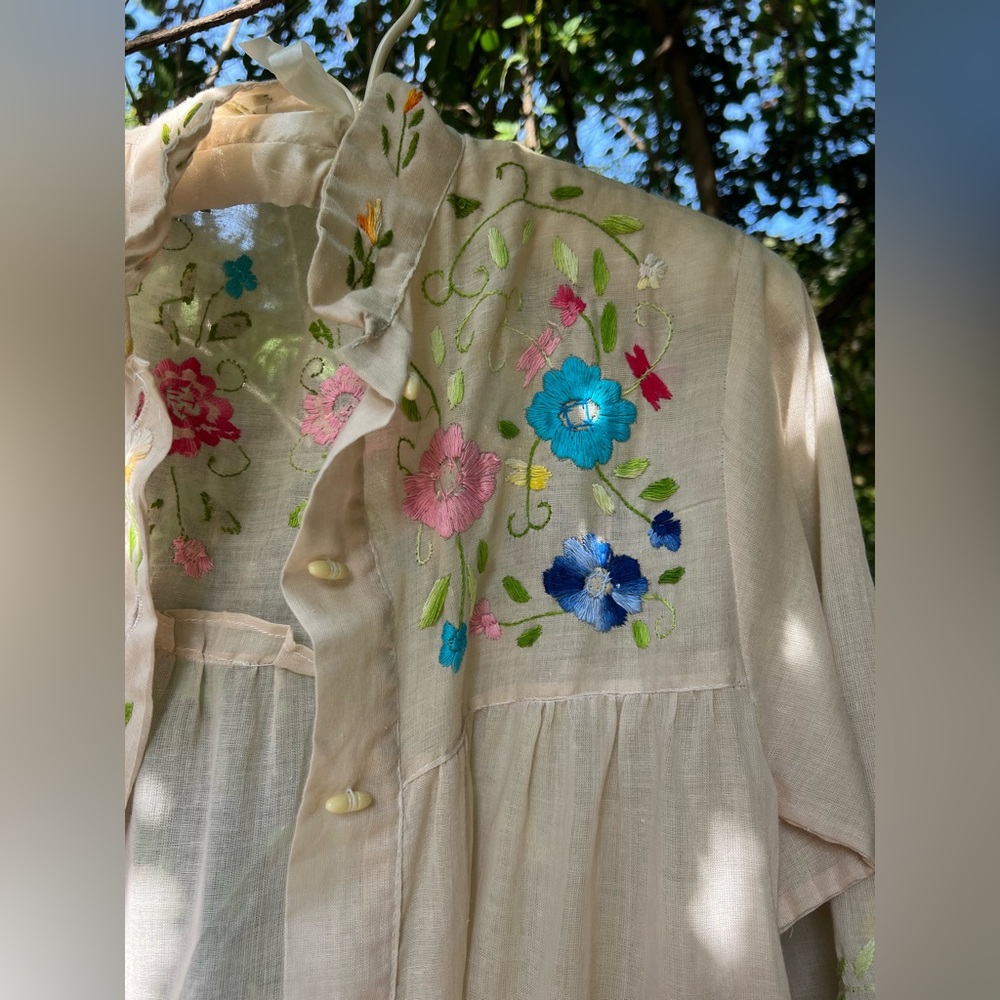 Vintage 1960s/70s Floral Embroidered Cream Duster - Picture 4 of 7